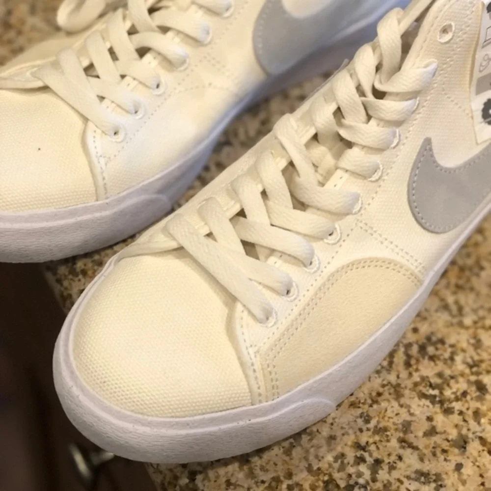 Nike SB Blazer Court Mid Premium Shoes Size 9.5 - Picture 2 of 8